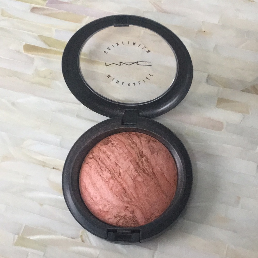 Authentic MAC Mineralize Skinfinish Stereo Rose